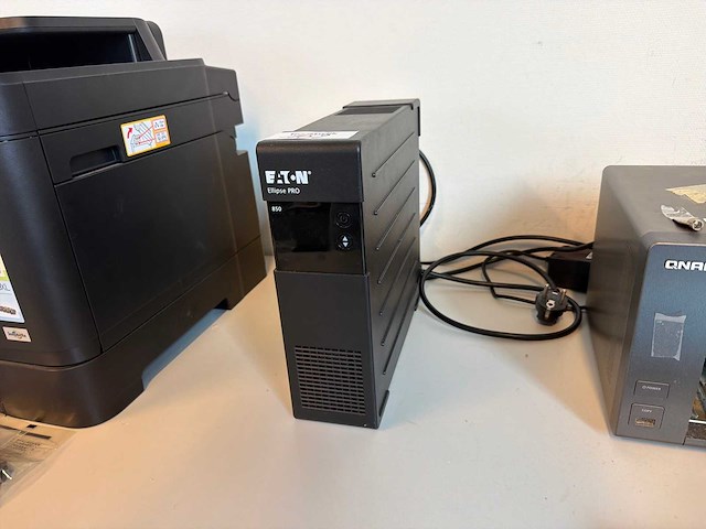 Eaton ellipse pro 850 ups noodstroomvoorziening 850va battery backup - afbeelding 1 van  3
