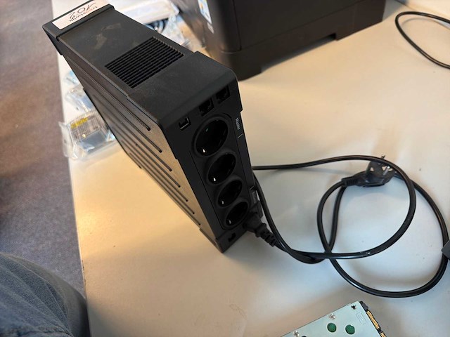 Eaton ellipse pro 850 ups noodstroomvoorziening 850va battery backup - afbeelding 3 van  3
