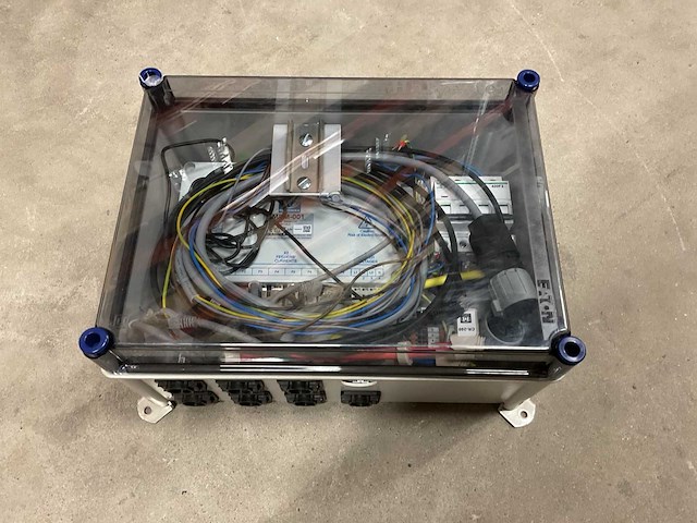 Eaton halyester schakelkast - afbeelding 1 van  5