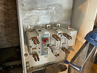 Eaton halyester schakelveiligheidskast - afbeelding 3 van  5