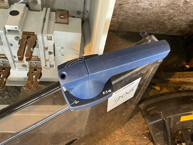 Eaton halyester schakelveiligheidskast - afbeelding 5 van  5