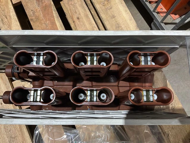 Eaton magnefix md4 kk medium voltage switchgear (4x) - afbeelding 3 van  6