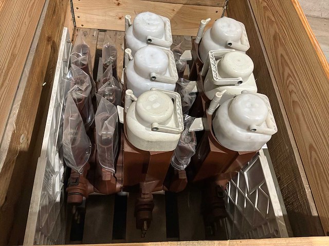 Eaton magnefix md4 ktt medium voltage switchgear (7x) - afbeelding 2 van  4