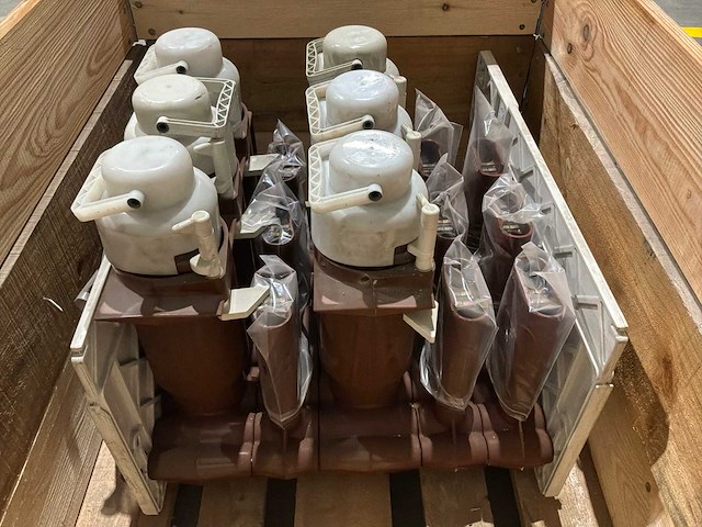 Eaton magnefix md4 ktt medium voltage switchgear (7x) - afbeelding 1 van  4