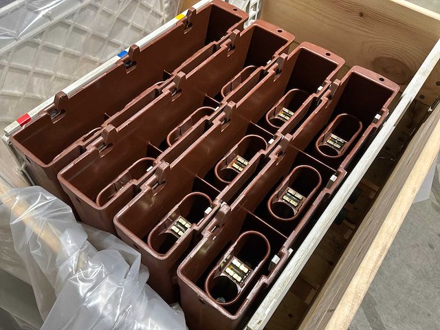 Eaton magnefix mf4 kkkk medium voltage switchgear (3x) - afbeelding 2 van  5