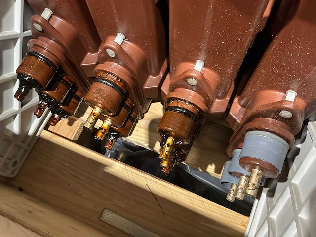Eaton magnefix mf4 kkkk medium voltage switchgear (3x) - afbeelding 4 van  5
