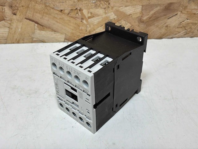 Eaton moeller dilm magneetschakelaar (12x) - afbeelding 1 van  7