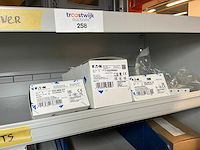Eaton, moeller, siemens, pilz partij schakelmateriaal in stalen vakkenkast - afbeelding 29 van  34