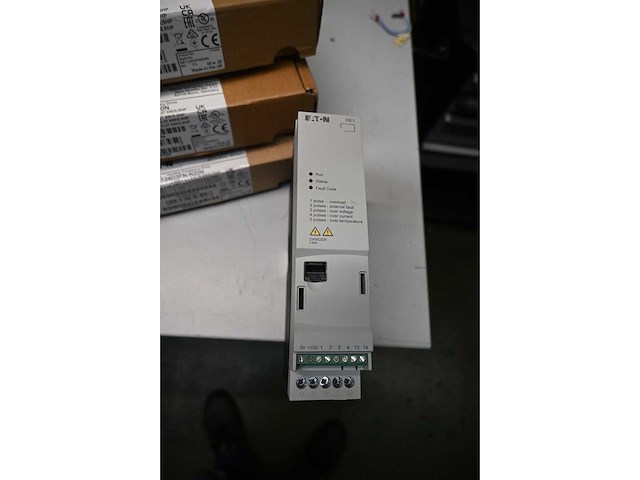 Eaton power xl de1-124d3fn-n20n variabele frequentieregelaar (4x) - afbeelding 2 van  2
