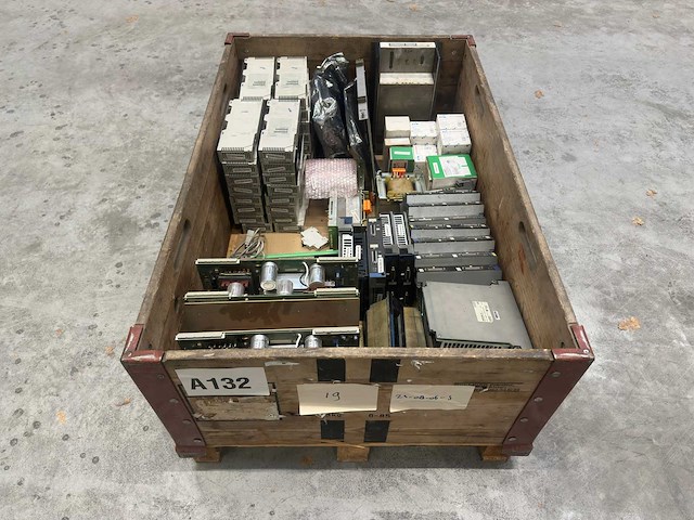 Eaton, schneider - partij industriële plc- en automatiseringscomponenten - afbeelding 1 van  11