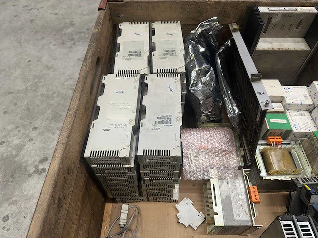 Eaton, schneider - partij industriële plc- en automatiseringscomponenten - afbeelding 11 van  11