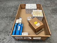 Eaton, smc, telemecanique partij industriële componenten - sensoren, weerstanden - afbeelding 1 van  8