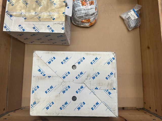 Eaton, smc, telemecanique partij industriële componenten - sensoren, weerstanden - afbeelding 6 van  8