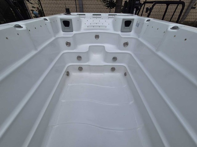 Eaware zwemspa 10 persoons jacuzzi en buitenspa - afbeelding 2 van  12