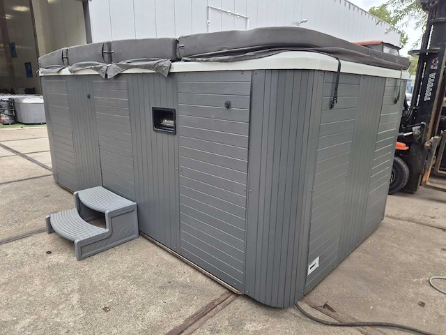 Eaware zwemspa 10 persoons jacuzzi en buitenspa - afbeelding 12 van  12