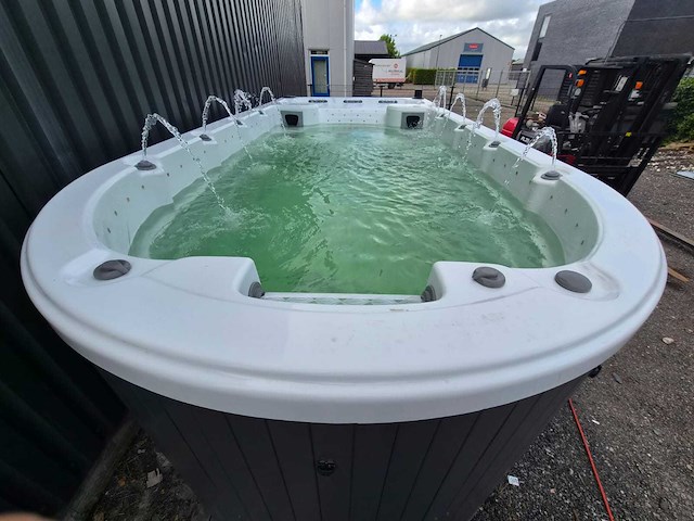 Eaware zwemspa 10 persoons jacuzzi en buitenspa - afbeelding 10 van  49
