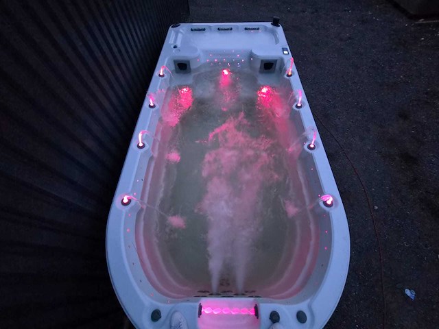 Eaware zwemspa 10 persoons jacuzzi en buitenspa - afbeelding 12 van  49