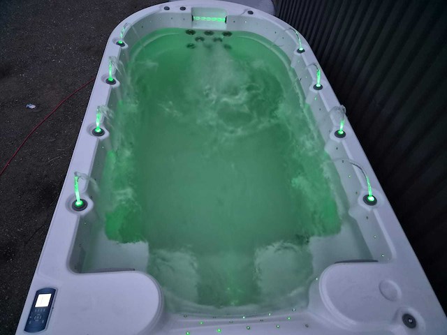 Eaware zwemspa 10 persoons jacuzzi en buitenspa - afbeelding 23 van  49