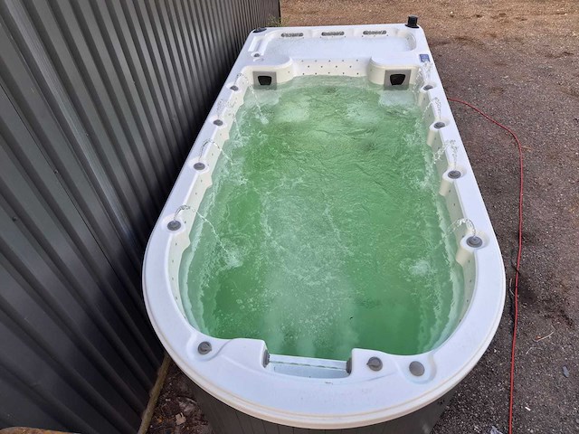 Eaware zwemspa 10 persoons jacuzzi en buitenspa - afbeelding 41 van  49