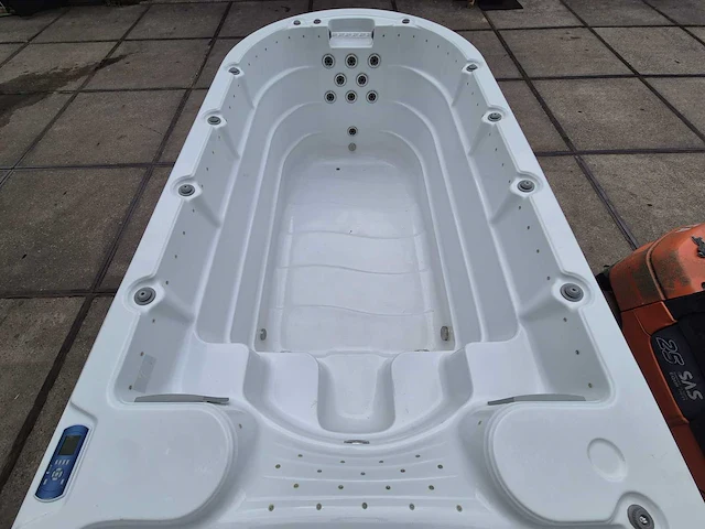 Eaware zwemspa 10 persoons jacuzzi en buitenspa - afbeelding 14 van  51