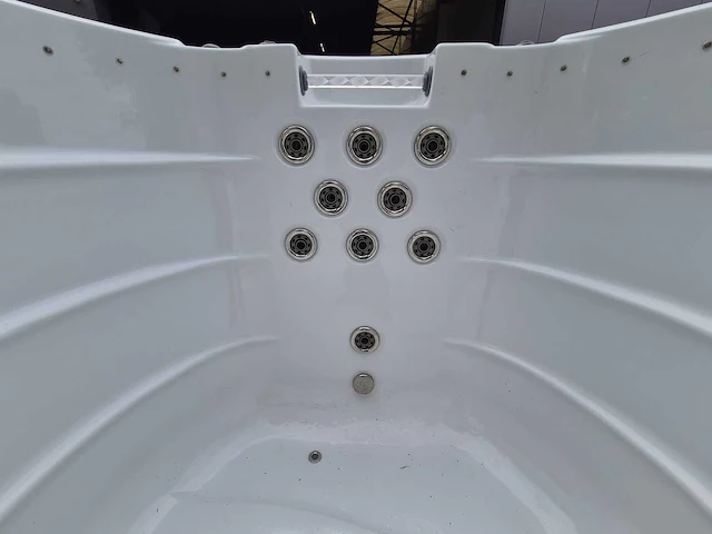 Eaware zwemspa 10 persoons jacuzzi en buitenspa - afbeelding 24 van  51