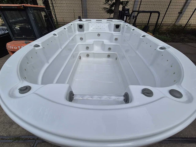 Eaware zwemspa 10 persoons jacuzzi en buitenspa - afbeelding 29 van  51