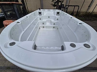 Eaware zwemspa 10 persoons jacuzzi en buitenspa - afbeelding 29 van  51