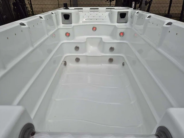 Eaware zwemspa 10 persoons jacuzzi en buitenspa - afbeelding 31 van  51