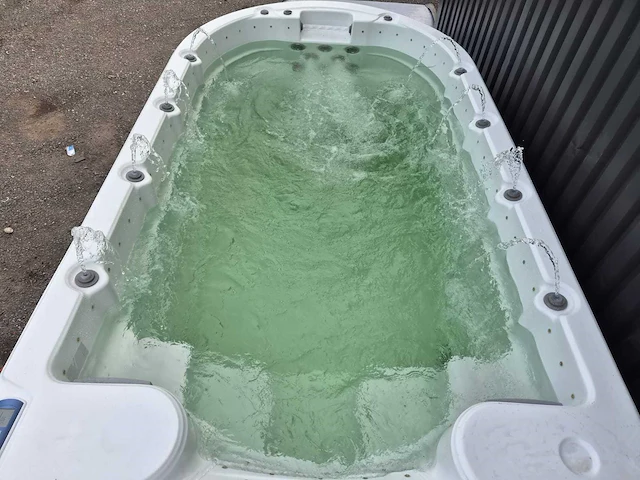 Eaware zwemspa 10 persoons jacuzzi en buitenspa - afbeelding 44 van  51