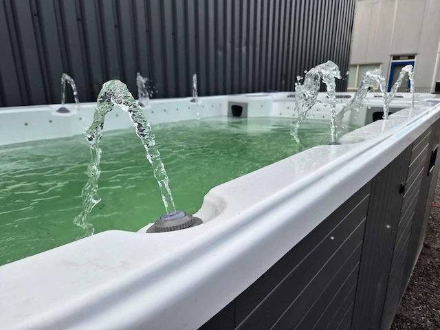 Eaware zwemspa 10 persoons jacuzzi en buitenspa - afbeelding 34 van  51