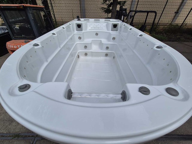 Eaware zwemspa 10 persoons jacuzzi en buitenspa - afbeelding 8 van  19