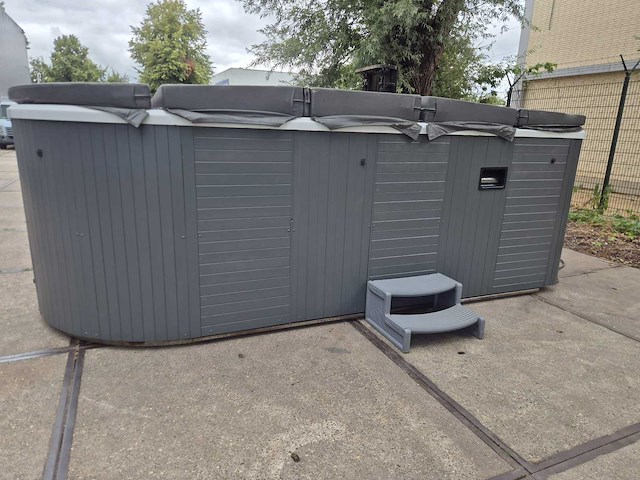 Eaware zwemspa 10 persoons jacuzzi en buitenspa - afbeelding 13 van  19