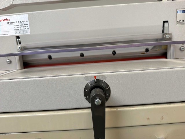 Eba 430 m professionele handmatige papiersnijmachine - afbeelding 2 van  4