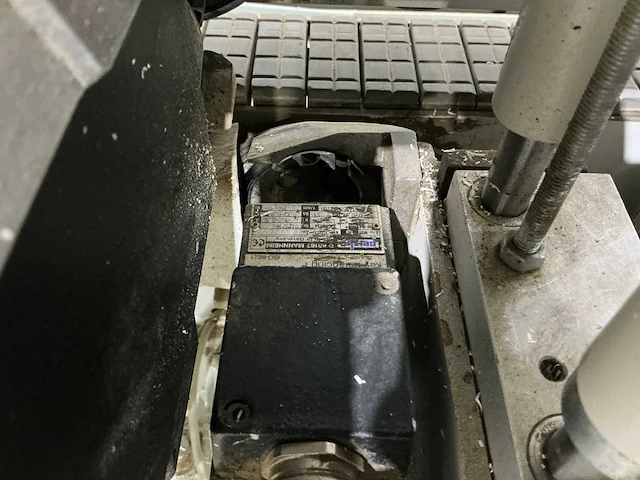 Ebm - 2007 - kdp 117 slk-p - kantaanlijmmachine - afbeelding 46 van  50