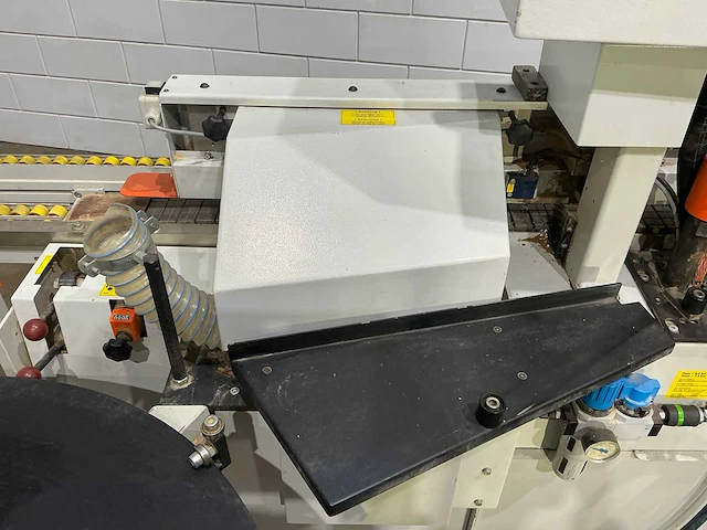 Ebm - 2007 - kdp 117 slk-p - kantaanlijmmachine - afbeelding 18 van  47