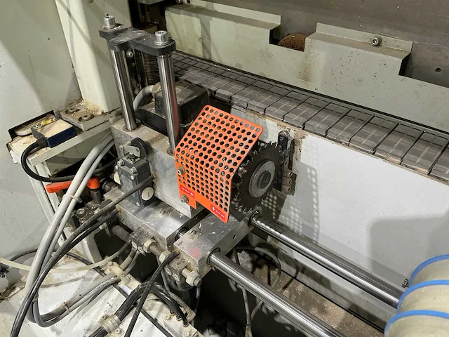Ebm - 2007 - kdp 117 slk-p - kantaanlijmmachine - afbeelding 28 van  47