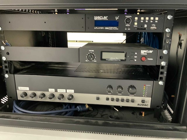 Ecler vic 8 media player / true diversity receiver met 6 speakers - afbeelding 3 van  10