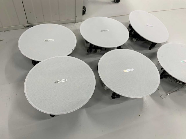 Ecler vic 8 media player / true diversity receiver met 6 speakers - afbeelding 6 van  10