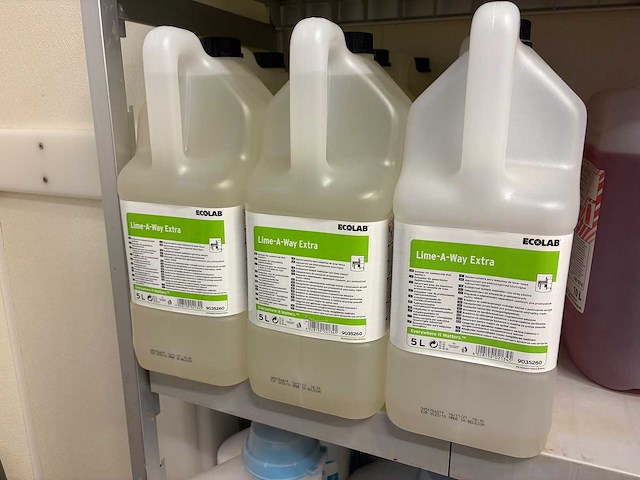 Ecolab - fles ontkalker (8x) - afbeelding 1 van  2