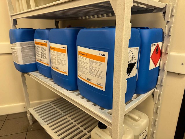 Ecolab - p3-triquart - desinfectiemiddel (8x) - afbeelding 1 van  3