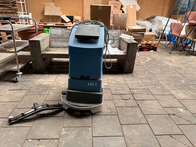 Ecolab - schrub - sweeper, self driven - afbeelding 4 van  4
