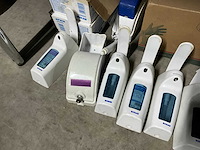 Ecolab & tork zeepdispensers en papierrolhouders (16x) - afbeelding 3 van  5