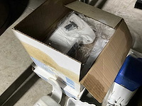 Ecolab & tork zeepdispensers en papierrolhouders (16x) - afbeelding 4 van  5