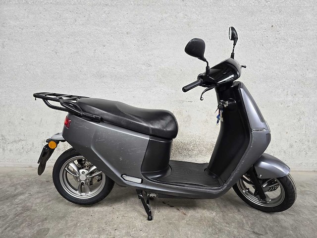 Ecooter - elektrische snorscooter - e2 s30 - 25km uitvoering dvk08n - afbeelding 2 van  8