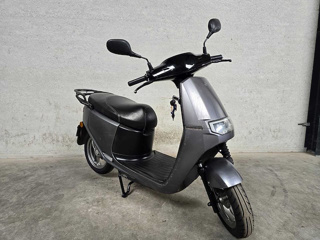 Ecooter - elektrische snorscooter - e2 s30 - 25km uitvoering dvk08n - afbeelding 4 van  8