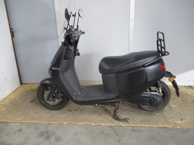 Ecooter - snorscooter - e2 s30 - scooter - afbeelding 1 van  11
