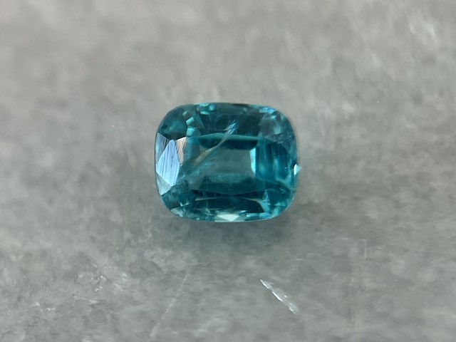 Edelsteen - 0.81 carat natuurlijke apatiet - afbeelding 1 van  4