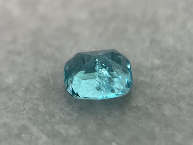 Edelsteen - 0.81 carat natuurlijke apatiet - afbeelding 3 van  4
