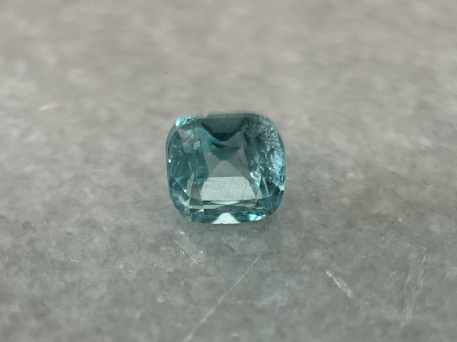Edelsteen - 0.87 carat natuurlijke apatiet - afbeelding 1 van  4