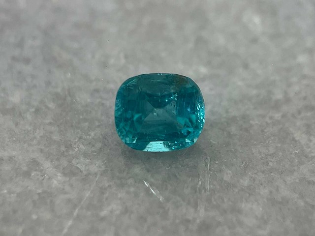 Edelsteen - 0.90 carat natuurlijke apatiet - afbeelding 1 van  5